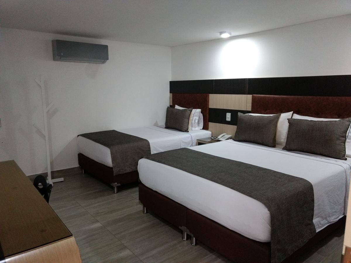 מדיין Hotel Parque 70 מראה חיצוני תמונה