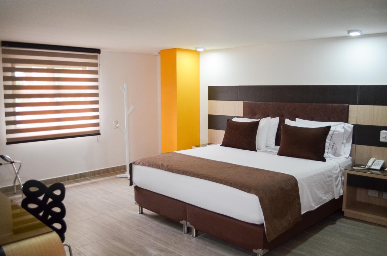 מדיין Hotel Parque 70 מראה חיצוני תמונה