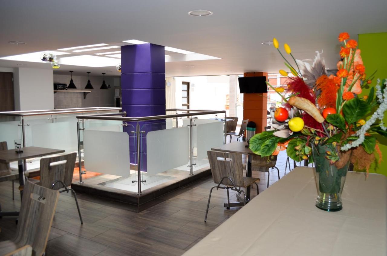 מדיין Hotel Parque 70 מראה חיצוני תמונה