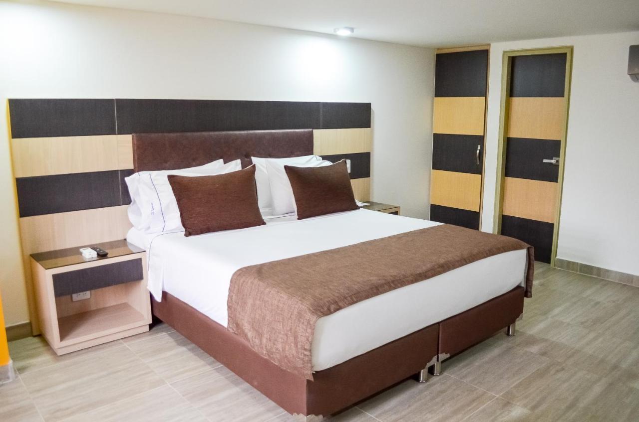 מדיין Hotel Parque 70 מראה חיצוני תמונה