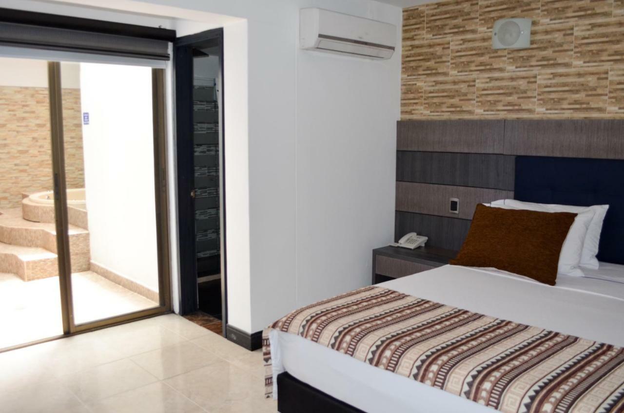 מדיין Hotel Parque 70 מראה חיצוני תמונה
