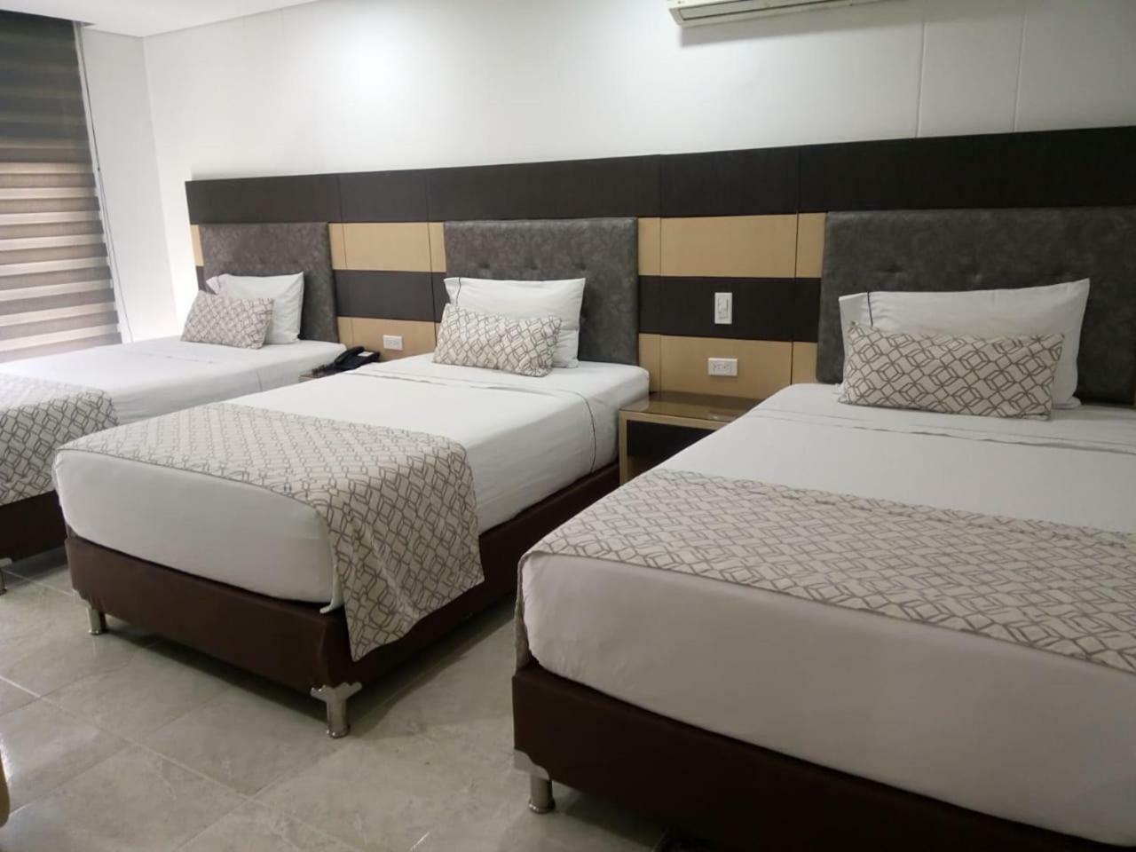 מדיין Hotel Parque 70 מראה חיצוני תמונה