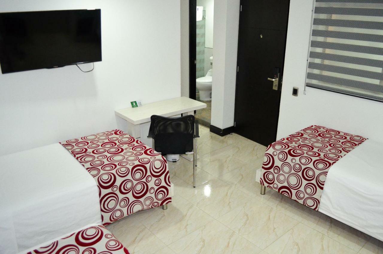 מדיין Hotel Parque 70 מראה חיצוני תמונה