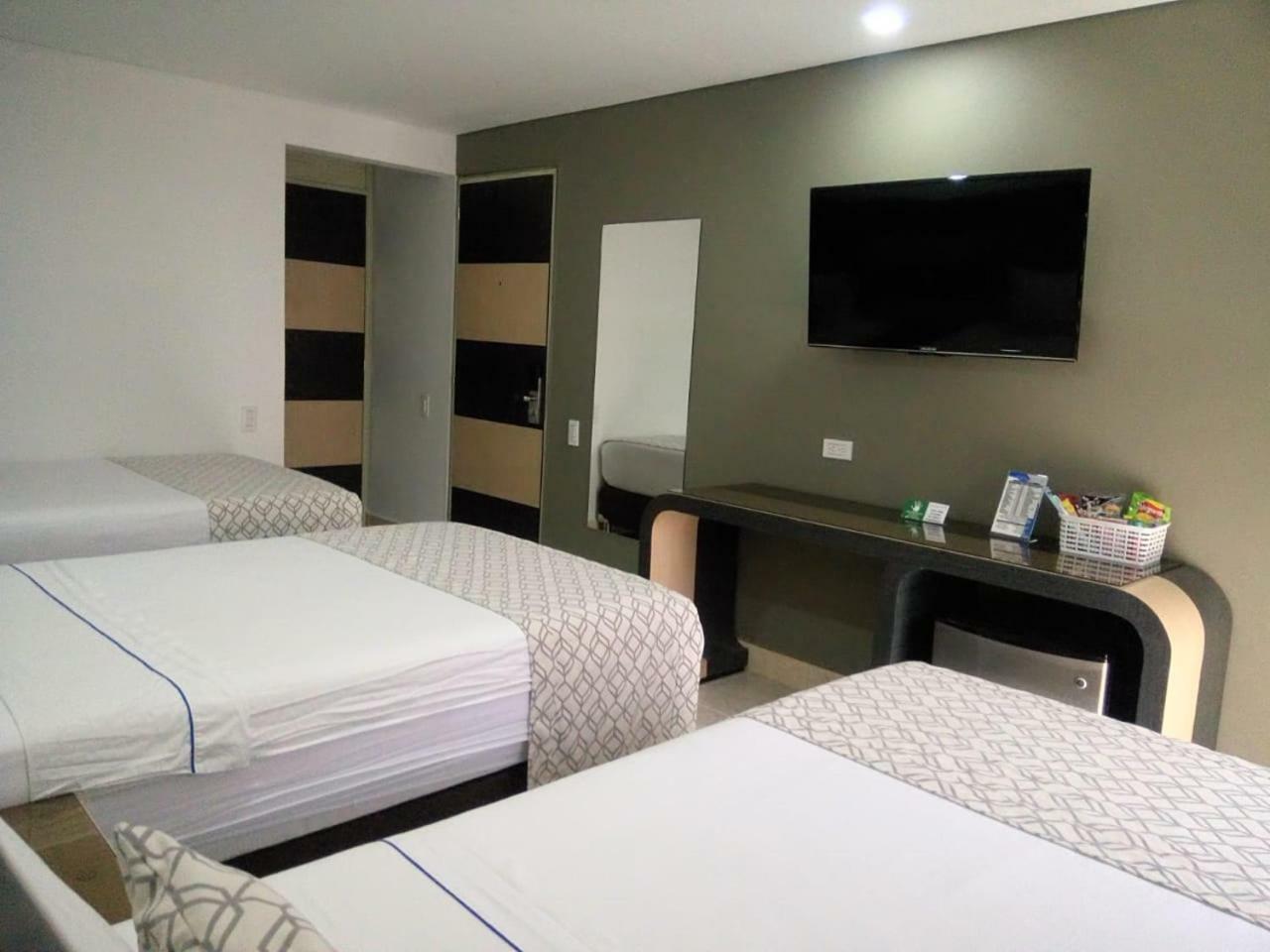 מדיין Hotel Parque 70 מראה חיצוני תמונה
