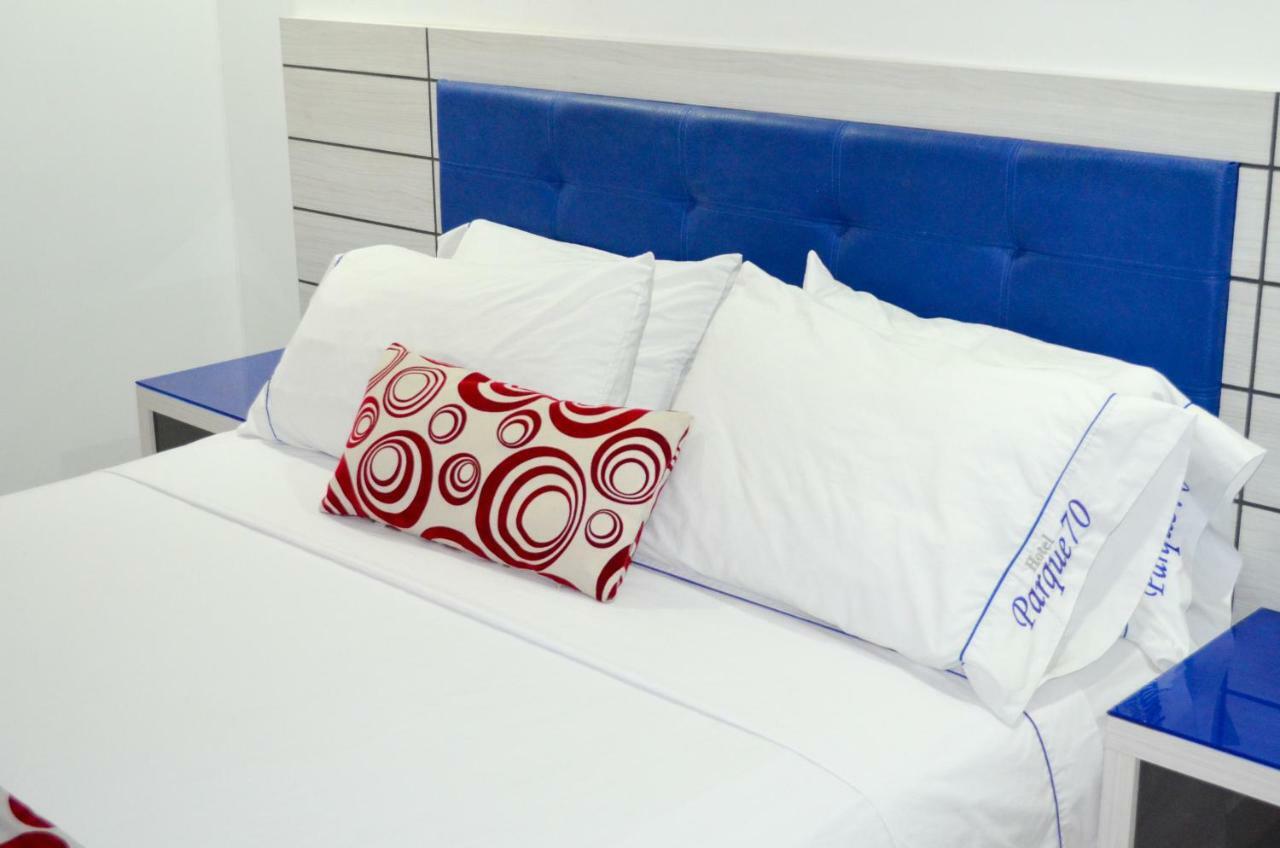 מדיין Hotel Parque 70 מראה חיצוני תמונה