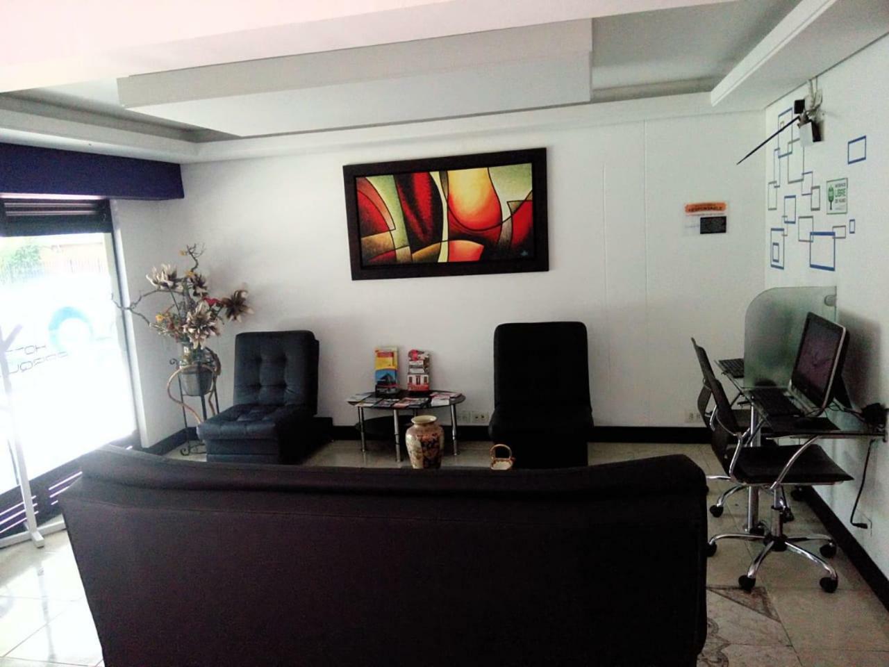 מדיין Hotel Parque 70 מראה חיצוני תמונה