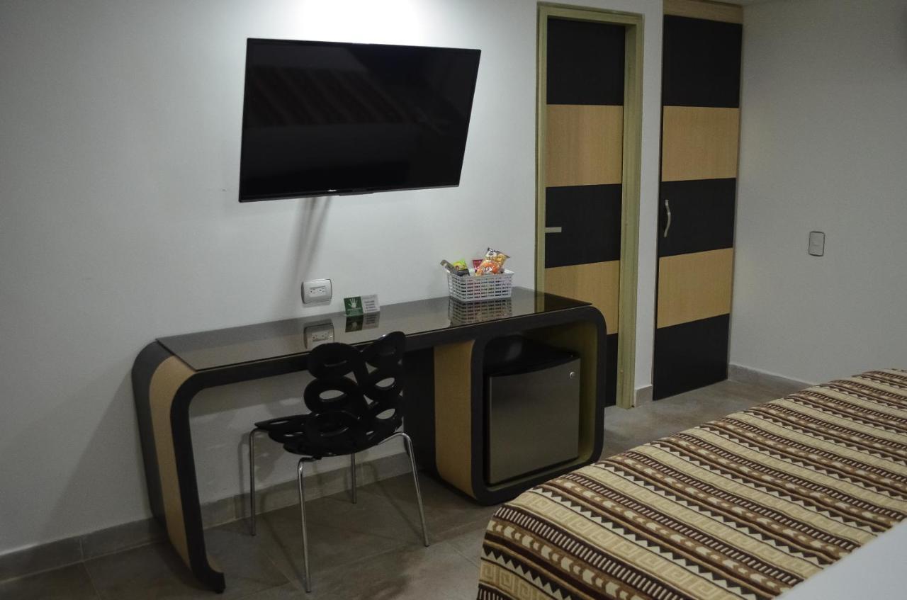 מדיין Hotel Parque 70 מראה חיצוני תמונה