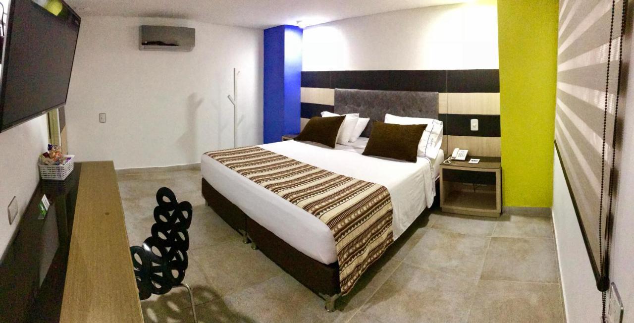 מדיין Hotel Parque 70 מראה חיצוני תמונה